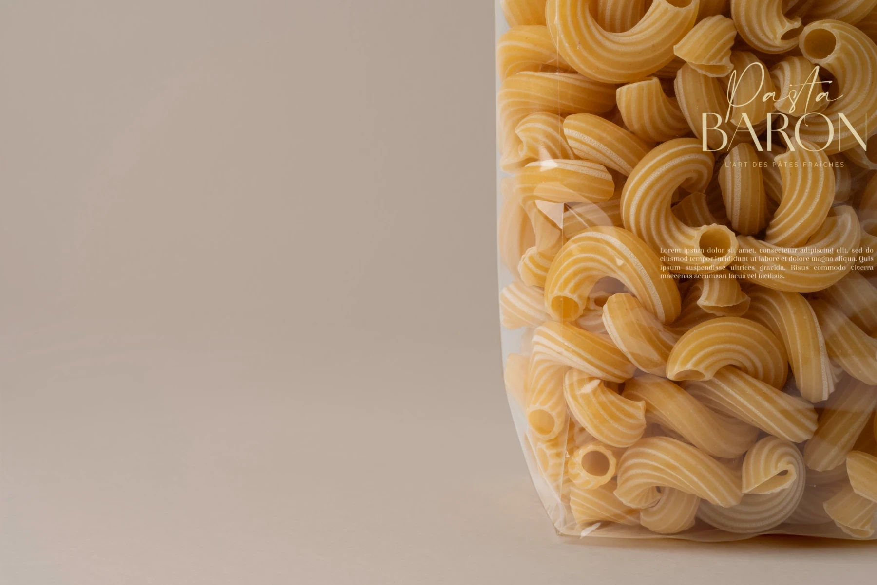 Univers graphique Pasta Baron sur un fond de pâtes.